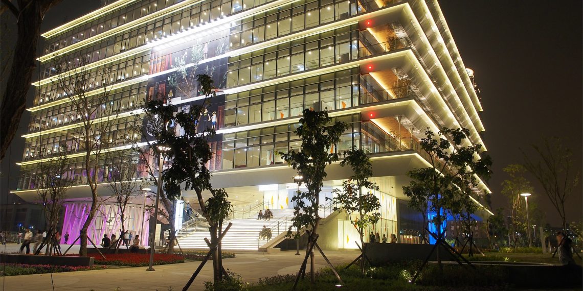 【高雄 Kaohsiung】高雄市立圖書館總館 結合藝術與綠建築的新地標 Public Library
