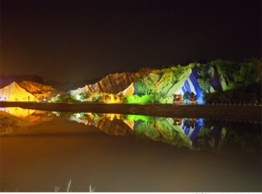 【高雄 Kaohsiung】田寮月世界 登上天空步道漫步月球 七彩夢幻夜景 山頂土雞城 旅遊部落格
國內外旅遊 美食餐廳 攝影