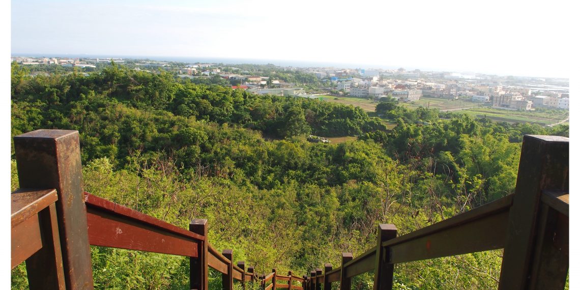 【高雄 Kaohsiung】漯底山自然公園觀景台 一覽彌陀濱海景色與台灣海峽 散步路線吊橋 月世界 泥火山